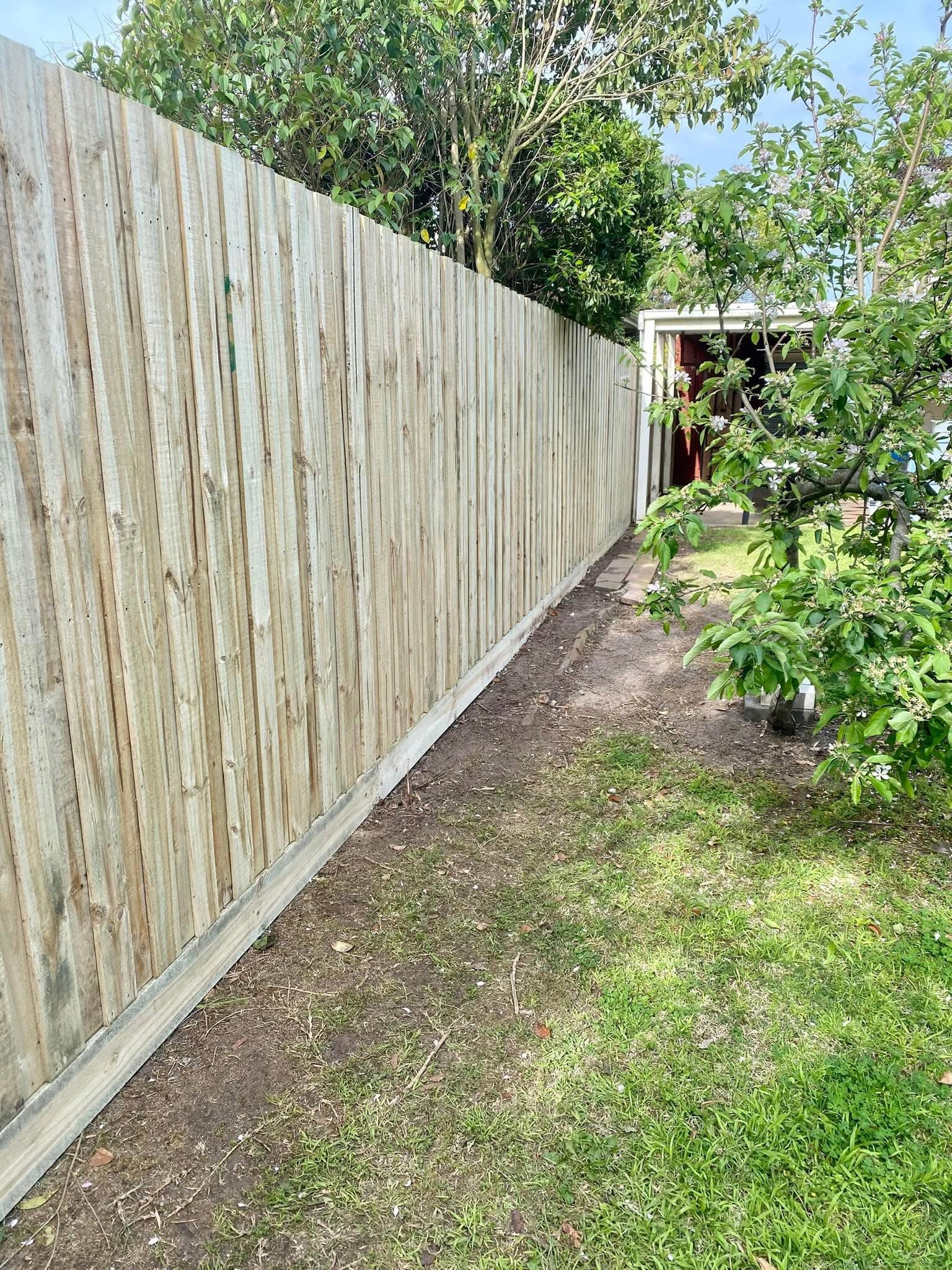 Boundary fence rebuild